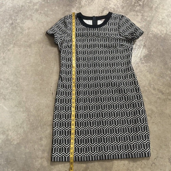 Banana‎ Republic Dress Womens Size 14 Knit Jacqua Short Sleeve Black White - Picture 4 of 10